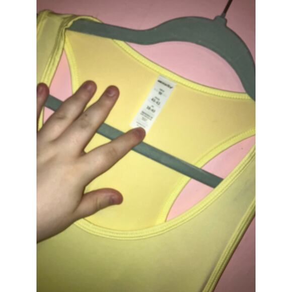 NWT Marika Yellow Athletic Tank Top Size Medium Stretchy - Picture 4 of 7